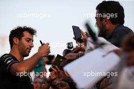 Daniel Ricciardo (AUS), Renault F1 Team 28.11.2019. Formula 1 World Championship, Rd 21, Abu Dhabi Grand Prix, Yas Marina Circuit, Abu Dhabi, Preparation Day.