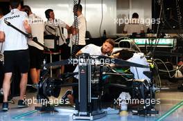 Mercedes AMG F1 W10 being built by mechanics. 28.11.2019. Formula 1 World Championship, Rd 21, Abu Dhabi Grand Prix, Yas Marina Circuit, Abu Dhabi, Preparation Day.