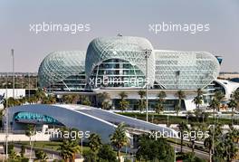 Circuit atmosphere. 28.11.2019. Formula 1 World Championship, Rd 21, Abu Dhabi Grand Prix, Yas Marina Circuit, Abu Dhabi, Preparation Day.