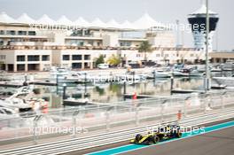 Esteban Ocon (FRA) Renault F1 Team RS19. 03.12.2019. Formula 1 Testing, Yas Marina Circuit, Abu Dhabi, Tuesday.