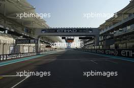 The start finish straight. 04.12.2019. Formula 1 Testing, Yas Marina Circuit, Abu Dhabi, Wednesday
