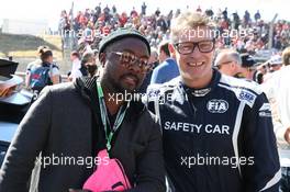 Will.i.am with Bernd Maylander (GER) FIA Safety Car Driver. 03.11.2019. Formula 1 World Championship, Rd 19, United States Grand Prix, Austin, Texas, USA, Race Day.