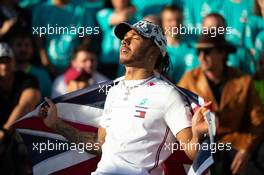 Lewis Hamilton (GBR) Mercedes AMG F1 celebrates his second position and World Championship with the team. 03.11.2019. Formula 1 World Championship, Rd 19, United States Grand Prix, Austin, Texas, USA, Race Day.