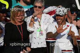 2nd place Lewis Hamilton (GBR) Mercedes AMG F1 W10 and new world champion celebrates with the team. 03.11.2019 and his mother and step mother. Formula 1 World Championship, Rd 19, United States Grand Prix, Austin, Texas, USA, Race Day.