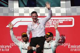 2nd place and new world champion Lewis Hamilton (GBR) Mercedes AMG F1 W10 with James Allison (GBR) Mercedes AMG F1 Technical Director and 1st place Valtteri Bottas (FIN) Mercedes AMG F1 W10. 03.11.2019. Formula 1 World Championship, Rd 19, United States Grand Prix, Austin, Texas, USA, Race Day.
