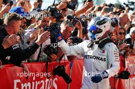 Race winner Valtteri Bottas (FIN) Mercedes AMG F1 W10 celebrates with the team in parc ferme. 03.11.2019. Formula 1 World Championship, Rd 19, United States Grand Prix, Austin, Texas, USA, Race Day.