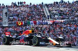 Alexander Albon (THA) Red Bull Racing RB15. 03.11.2019. Formula 1 World Championship, Rd 19, United States Grand Prix, Austin, Texas, USA, Race Day.