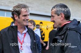 (L to R): Bobby Epstein (USA) Founder and Chairman of the Circuit of the Americas (COTA) with Guenther Steiner (ITA) Haas F1 Team Prinicipal. 02.11.2019. Formula 1 World Championship, Rd 19, United States Grand Prix, Austin, Texas, USA, Qualifying Day.