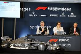 (L to R): Ross Brawn (GBR) Managing Director, Motor Sports; Nicholas Tombazis (GRE) FIA Head of Single-Seater Technical Matters; and Chase Carey (USA) Formula One Group Chairman, at a 2021 Regulations Press Conference. 31.10.2019. Formula 1 World Championship, Rd 19, United States Grand Prix, Austin, Texas, USA, Preparation Day.