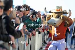 Texas Longhorn mascot. 31.10.2019. Formula 1 World Championship, Rd 19, United States Grand Prix, Austin, Texas, USA, Preparation Day.