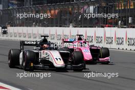 Race 2,  Callum Ilott (GBR) Sauber Junior Team by Charouz and Tatiana Calderon (COL) BWT Arden 27.04.2019. FIA Formula 2 Championship, Rd 2, Baku, Azerbaijan, Saturday.