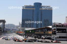 Race 2, Start of the race 28.04.2019. FIA Formula 2 Championship, Rd 2, Baku, Azerbaijan, Sunday.
