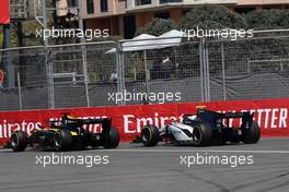 Race 2, Guanyu Zhou (CHI) UNI-Virtuosi Racing and Juan Manuel Correa (USA) Sauber Junior Team by Charouz 27.04.2019. FIA Formula 2 Championship, Rd 2, Baku, Azerbaijan, Saturday.