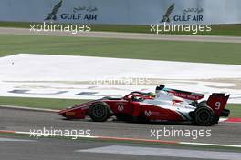 Race 1, Mick Schumacher (GER) PREMA Racing and Sergio Sette Camara (BRA) DAMS 30.03.2019. FIA Formula 2 Championship, Rd 1, Sakhir, Bahrain, Saturday.
