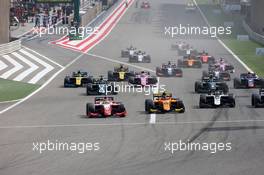 Race, Start of the race 31.03.2019. FIA Formula 2 Championship, Rd 1, Sakhir, Bahrain, Sunday.