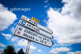 Circuit atmosphere - road signs. 02.06.2019. FIA World Endurance Championship, Le Mans Test, Le Mans, France, Sunday.