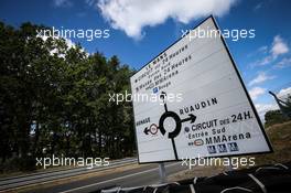 Circuit atmosphere - road signs. 02.06.2019. FIA World Endurance Championship, Le Mans Test, Le Mans, France, Sunday.