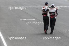 (L to R): Race winners Sebastien Buemi (SUI) and Fernando Alonso (ESP) Toyota Gazoo Racing, celebrate at the end of the race. 16.06.2019. FIA World Endurance Championship, Le Mans 24 Hours, Race, Le Mans, France. Sunday.