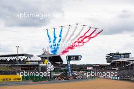 Circuit atmosphere - air display by the Patrouille de France. 15.06.2019. FIA World Endurance Championship, Le Mans 24 Hours, Race, Le Mans, France. Saturday.