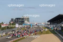 Startaufstellung beim DTM-Lauf auf dem Nürburgring Grand-Prix-Kurs. Copyright Thomas Pakusch