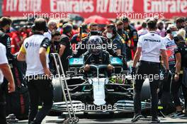 Lewis Hamilton (GBR) Mercedes AMG F1 W11 on the grid. 09.08.2020. Formula 1 World Championship, Rd 5, 70th Anniversary Grand Prix, Silverstone, England, Race Day.