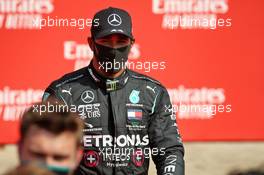 Lewis Hamilton (GBR) Mercedes AMG F1 in parc ferme. 09.08.2020. Formula 1 World Championship, Rd 5, 70th Anniversary Grand Prix, Silverstone, England, Race Day.