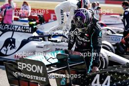 Lewis Hamilton (GBR) Mercedes AMG F1 W11 in parc ferme.                                09.08.2020. Formula 1 World Championship, Rd 5, 70th Anniversary Grand Prix, Silverstone, England, Race Day.