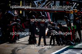 Max Verstappen (NLD) Red Bull Racing RB16 makes a pit stop. 09.08.2020. Formula 1 World Championship, Rd 5, 70th Anniversary Grand Prix, Silverstone, England, Race Day.