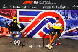 (L to R): Esteban Ocon (FRA) Renault F1 Team and team mate Daniel Ricciardo (AUS) Renault F1 Team in the FIA Press Conference. 06.08.2020. Formula 1 World Championship, Rd 5, 70th Anniversary Grand Prix, Silverstone, England, Preparation Day.