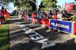 Circuit atmosphere - fans. 12.03.2020. Formula 1 World Championship, Rd 1, Australian Grand Prix, Albert Park, Melbourne, Australia, Preparation Day.