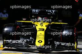 Daniel Ricciardo (AUS) Renault F1 Team RS20 leaves the pits. 03.07.2020. Formula 1 World Championship, Rd 1, Austrian Grand Prix, Spielberg, Austria, Practice Day.