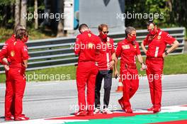 Sebastian Vettel (GER) Ferrari walks the circuit with the team. 02.07.2020. Formula 1 World Championship, Rd 1, Austrian Grand Prix, Spielberg, Austria, Preparation Day.