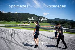 Nicholas Latifi (CDN) Williams Racing walks the circuit with the team. 02.07.2020. Formula 1 World Championship, Rd 1, Austrian Grand Prix, Spielberg, Austria, Preparation Day.