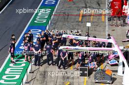 Racing Point F1 Team mechanics in the pits. 02.07.2020. Formula 1 World Championship, Rd 1, Austrian Grand Prix, Spielberg, Austria, Preparation Day.