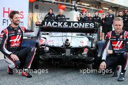 (L to R): Romain Grosjean (FRA) Haas F1 Team and Kevin Magnussen (DEN) Haas F1 Team with the Haas VF-20. 19.02.2020. Formula One Testing, Day One, Barcelona, Spain. Wednesday.