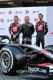 (L to R): Kevin Magnussen (DEN) Haas F1 Team; Gene Haas (USA) Haas Automotion President; Romain Grosjean (FRA) Haas F1 Team. 19.02.2020. Formula One Testing, Day One, Barcelona, Spain. Wednesday.