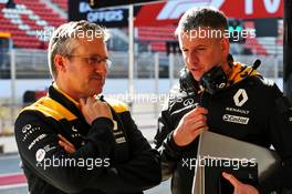 (L to R): Pat Fry (GBR) Renault F1 Team Technical Director (Chassis) with Matthew Harman (GBR) Renault F1 Team Engineering Director. 26.02.2020. Formula One Testing, Day One, Barcelona, Spain. Wednesday.