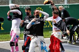 (L to R): Nicholas Latifi (CDN) Williams Racing and Charles Leclerc (MON) Ferrari on the grid. 30.08.2020. Formula 1 World Championship, Rd 7, Belgian Grand Prix, Spa Francorchamps, Belgium, Race Day.