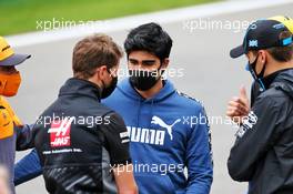 Juan Manuel Correa (USA) with Romain Grosjean (FRA) Haas F1 Team; Carlos Sainz Jr (ESP) McLaren; and George Russell (GBR) Williams Racing - a minute's silence for Anthoine Hubert is observed before the F2 race. 29.08.2020. Formula 1 World Championship, Rd 7, Belgian Grand Prix, Spa Francorchamps, Belgium, Qualifying Day.