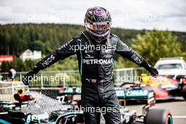 Lewis Hamilton (GBR) Mercedes AMG F1 celebrates his pole position in qualifying parc ferme. 29.08.2020. Formula 1 World Championship, Rd 7, Belgian Grand Prix, Spa Francorchamps, Belgium, Qualifying Day.