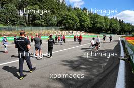 Juan Manuel Correa (USA) pays his respects to Anthoine Hubert, along with current F2 drivers. 27.08.2020. Formula 1 World Championship, Rd 7, Belgian Grand Prix, Spa Francorchamps, Belgium, Preparation Day.