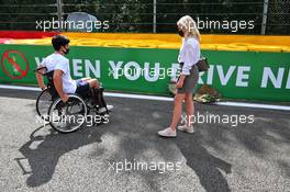 Juan Manuel Correa (USA) pays his respects to Anthoine Hubert. 27.08.2020. Formula 1 World Championship, Rd 7, Belgian Grand Prix, Spa Francorchamps, Belgium, Preparation Day.