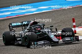 Lewis Hamilton (GBR) Mercedes AMG F1 W11. 27.11.2020. Formula 1 World Championship, Rd 15, Bahrain Grand Prix, Sakhir, Bahrain, Practice Day