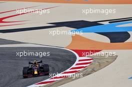 Alexander Albon (THA) Red Bull Racing RB16. 27.11.2020. Formula 1 World Championship, Rd 15, Bahrain Grand Prix, Sakhir, Bahrain, Practice Day
