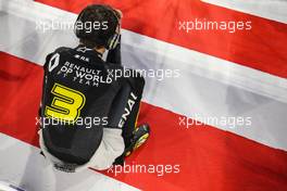 Daniel Ricciardo (AUS) Renault F1 Team on the grid. 29.11.2020. Formula 1 World Championship, Rd 15, Bahrain Grand Prix, Sakhir, Bahrain, Race Day.