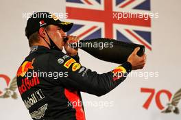Max Verstappen (NLD) Red Bull Racing celebrates his second position on the podium. 29.11.2020. Formula 1 World Championship, Rd 15, Bahrain Grand Prix, Sakhir, Bahrain, Race Day.