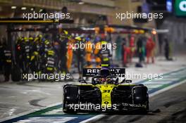 Esteban Ocon (FRA) Renault F1 Team RS20 makes a pit stop. 29.11.2020. Formula 1 World Championship, Rd 15, Bahrain Grand Prix, Sakhir, Bahrain, Race Day.