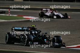 Valtteri Bottas (FIN) Mercedes AMG F1 W11. 29.11.2020. Formula 1 World Championship, Rd 15, Bahrain Grand Prix, Sakhir, Bahrain, Race Day.