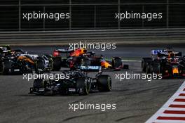 Lewis Hamilton (GBR) Mercedes AMG F1 W11 at the restart of the race. 29.11.2020. Formula 1 World Championship, Rd 15, Bahrain Grand Prix, Sakhir, Bahrain, Race Day.