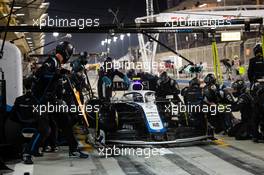 Nicholas Latifi (CDN) Williams Racing FW43 makes a pit stop. 29.11.2020. Formula 1 World Championship, Rd 15, Bahrain Grand Prix, Sakhir, Bahrain, Race Day.